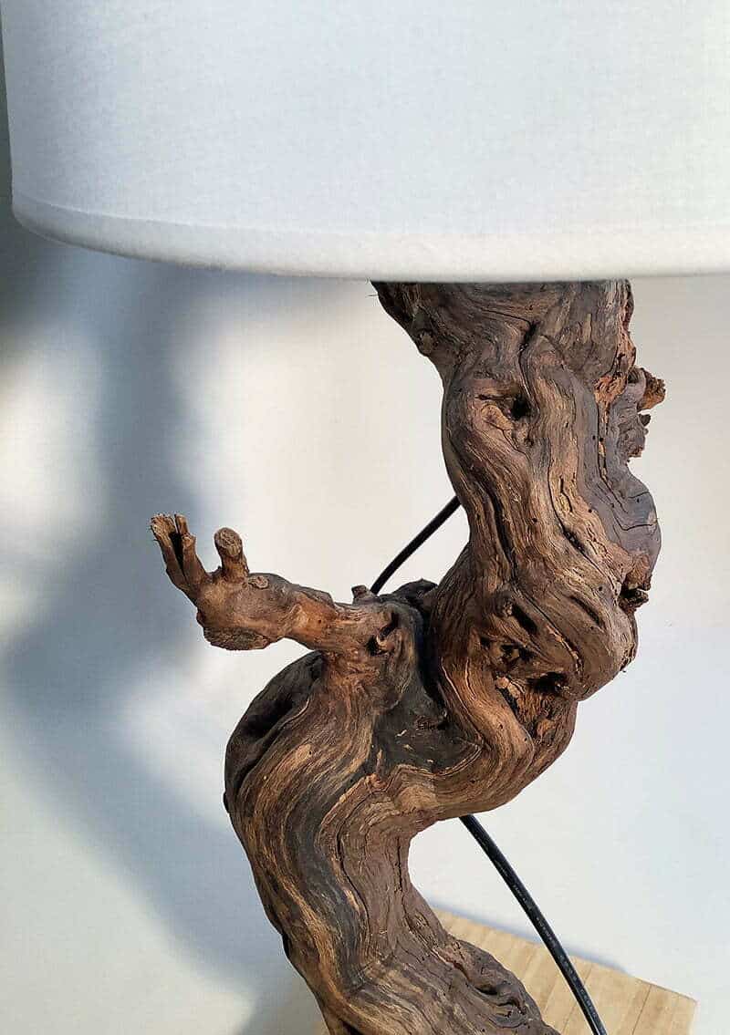 lampe pied de vigne avec un abat-jour rouge - atelier Nantes