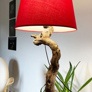 Lampe pied de vigne et abat-jour rouge