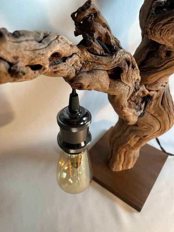 Lampe en bois pied de vigne 7