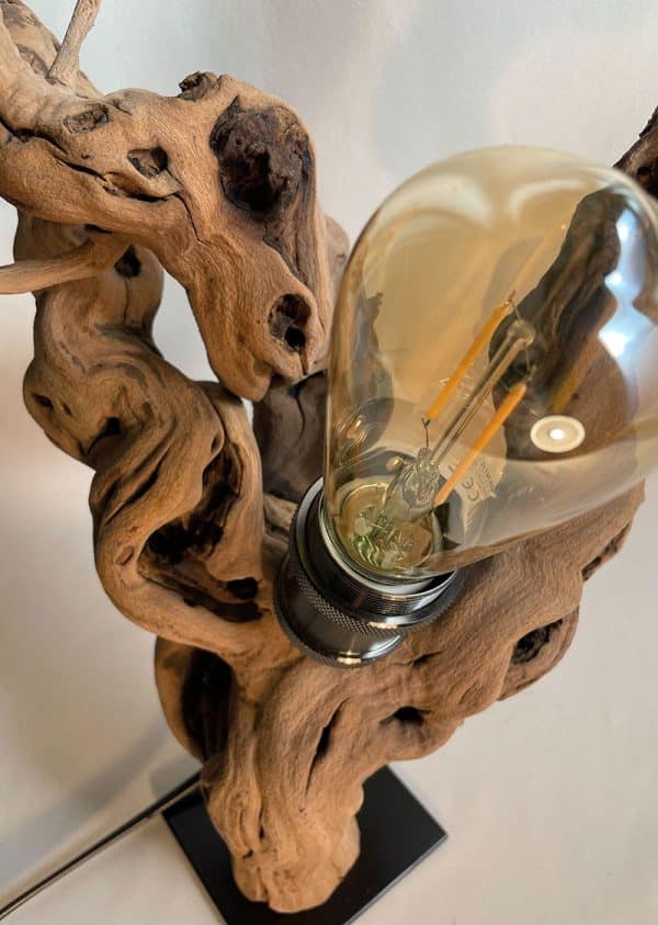 Lampe en bois pied de vigne 9